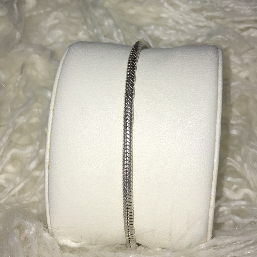 QG Sterling Silver Snake Bracelet